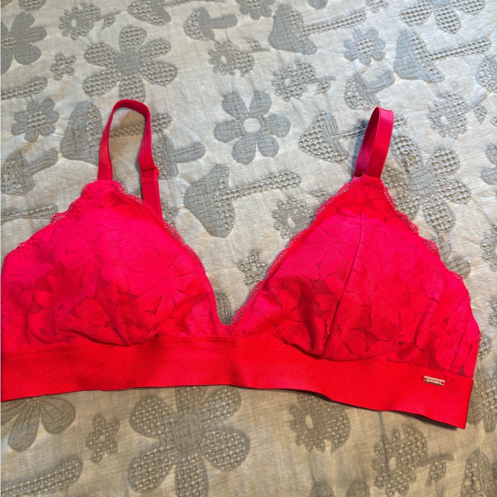 PINK Victoria's Secret Vibrant Red Lace Bra